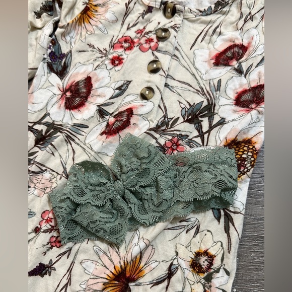 Lou Lou and company Arden Gown & lace bow - Picture 2 of 2